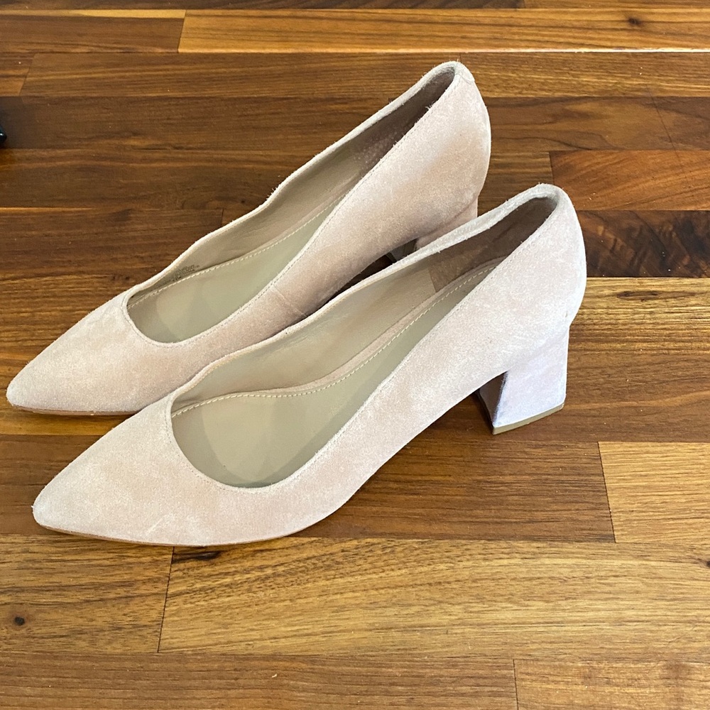 Marc Fisher Lewisa Natural Blush Suede Pointed Toe Block Heel Pumps - Picture 3 of 13